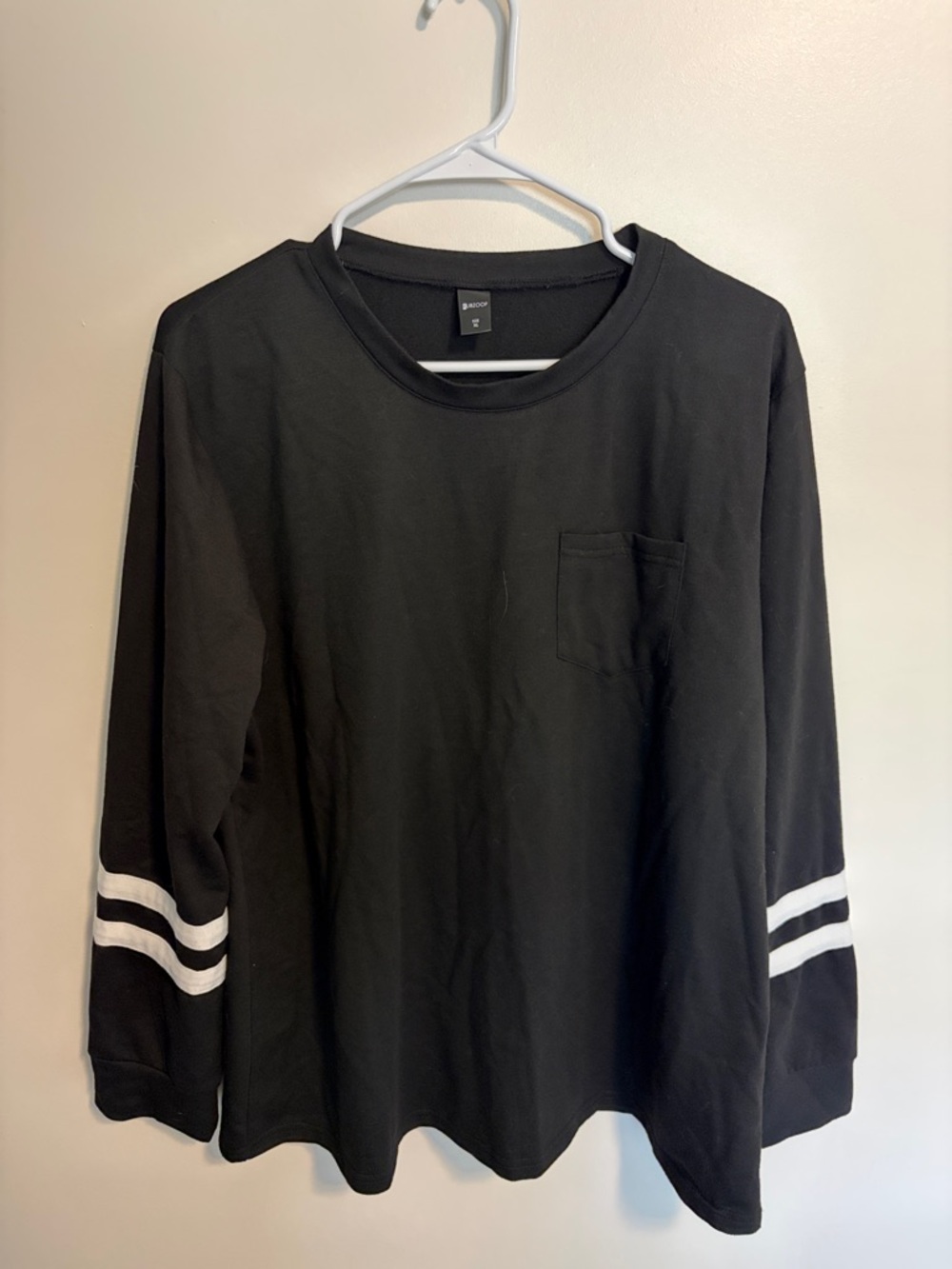 Women's Black Long-Sleeve Pocket Pajama Top with White Sleeve Stripes